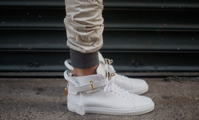 Witte sneakers trend